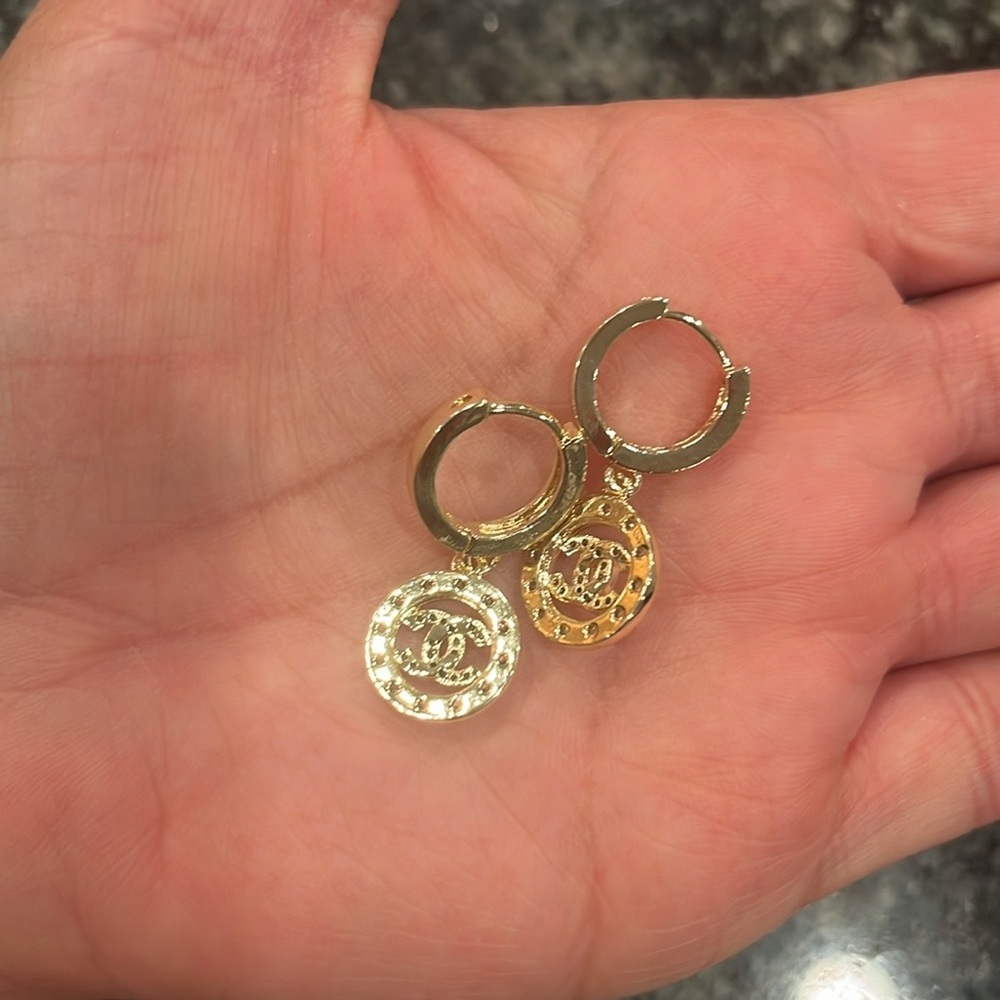 New Gold plated pair of designer look dangling Huggies Earrings - Picture 5 of 5